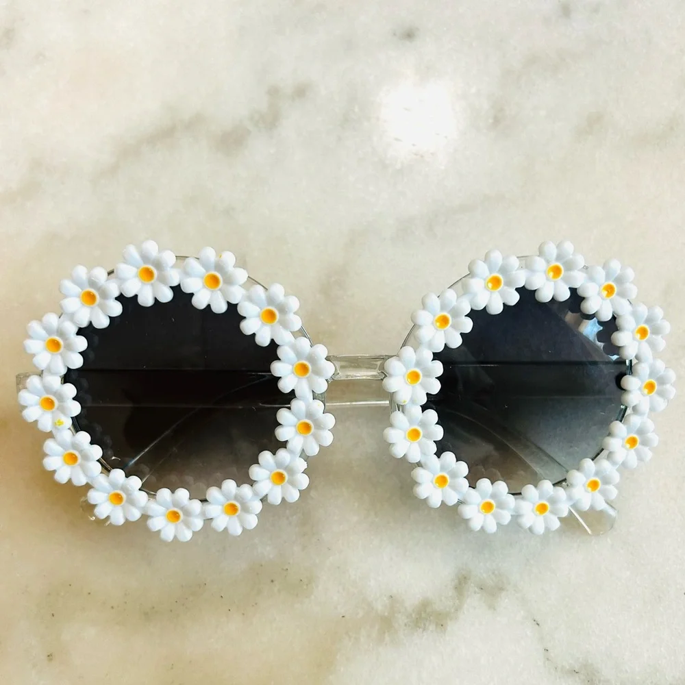 Daisy Round Sunglasses Floral Design for Costume Parties, Festivals, Retro, Gift